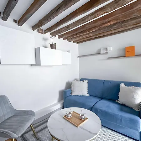 Apartment Beautiful Near Grands Boulevards Paris